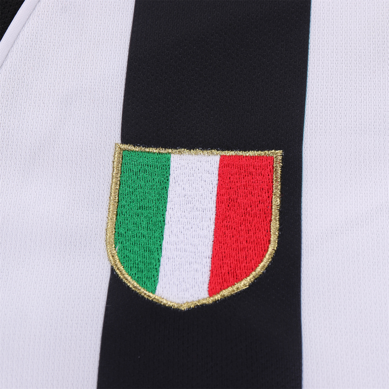 TFK-turbofussballkit-Retro Juventus 2002-03 Home Kids Kit