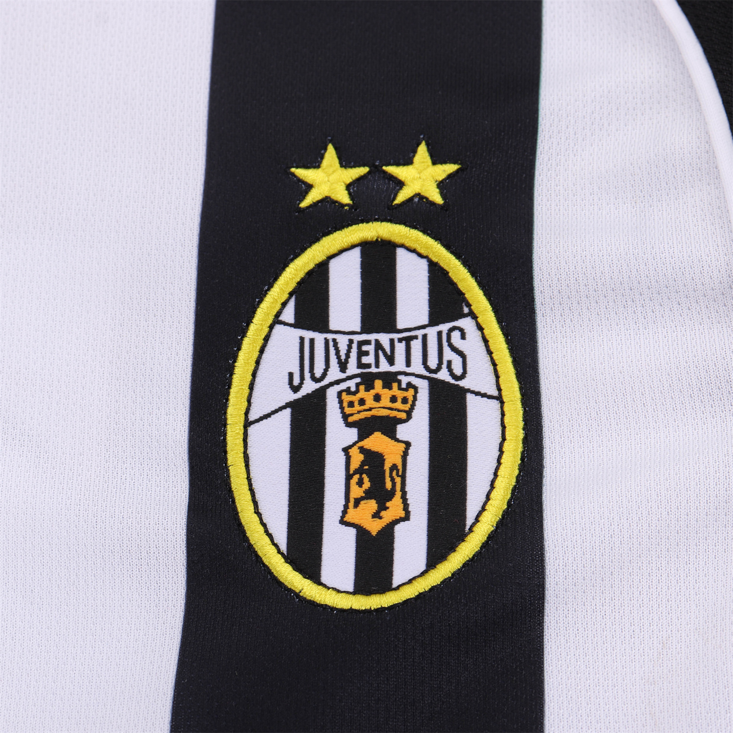 TFK-turbofussballkit-Retro Juventus 2002-03 Home Kids Kit