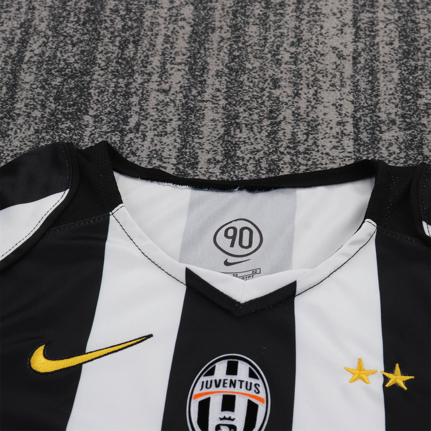 TFK-turbofussballkit-Retro Juventus 2004-05 Home Kids Kit