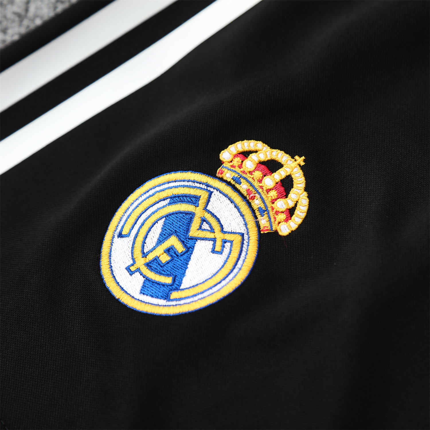 TFK-turbofussballkit-Real Madrid 25-26 Vest Training Set - Green-Black Dragon Vest & Black-White Shorts