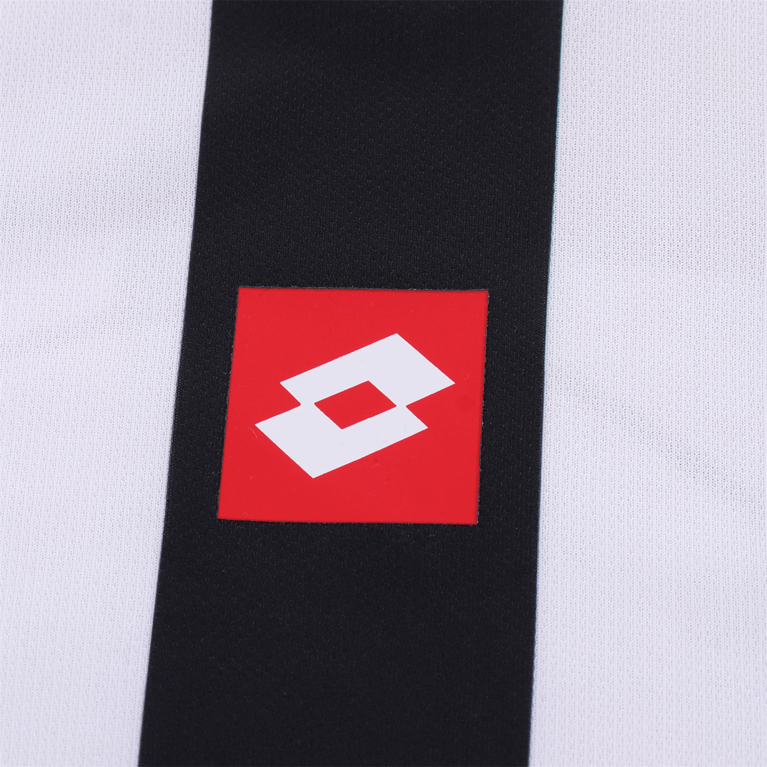 TFK-turbofussballkit-Retro Juventus 2002-03 Home Kids Kit