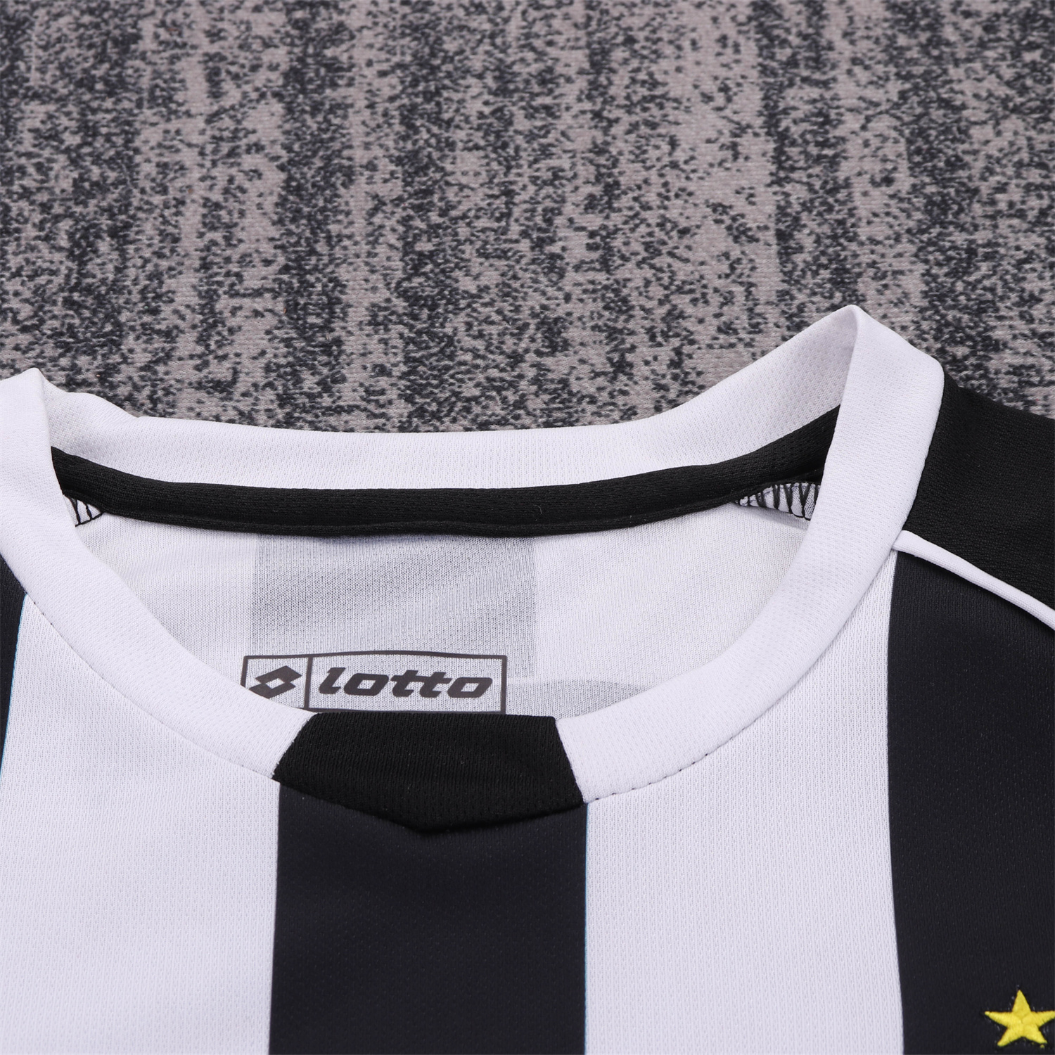 TFK-turbofussballkit-Retro Juventus 2002-03 Home Kids Kit